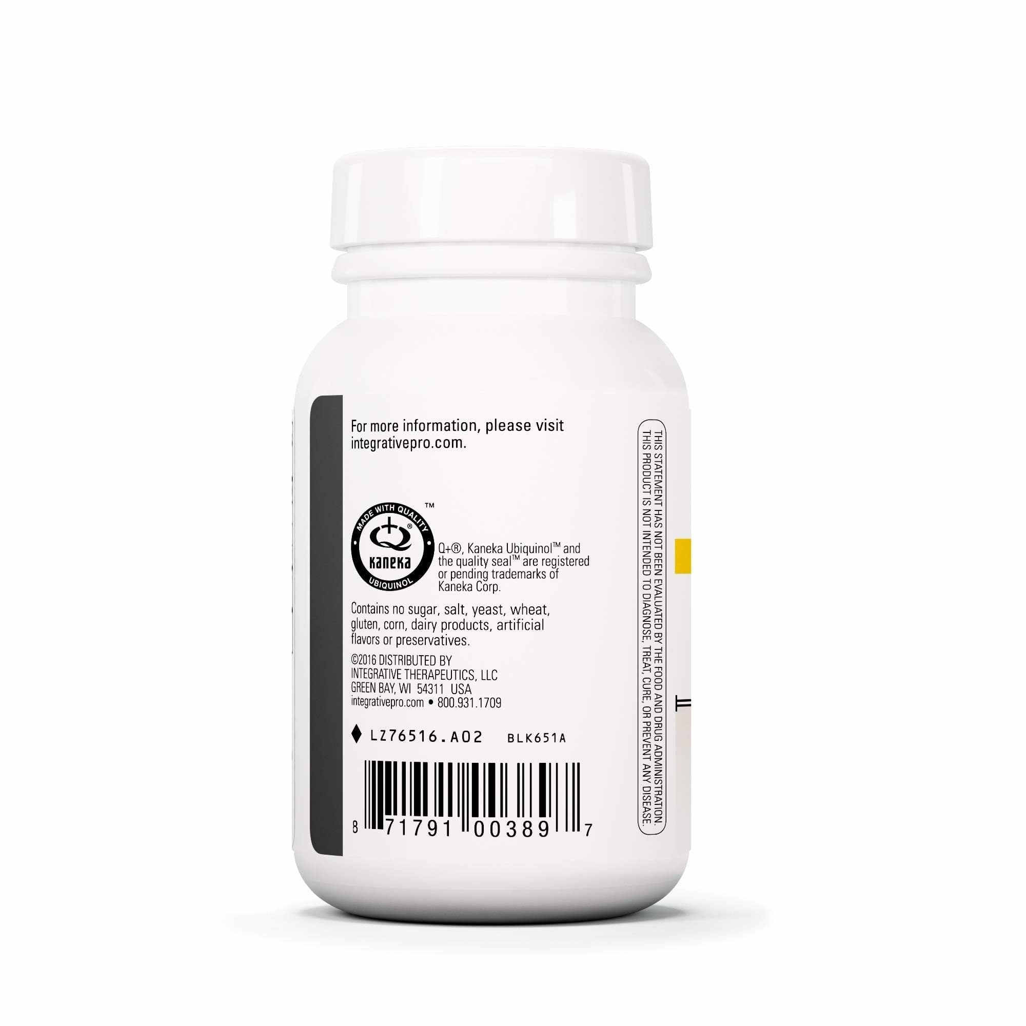 Integrative Therapeutics softgel en mano mostrando tamaño y facilidad