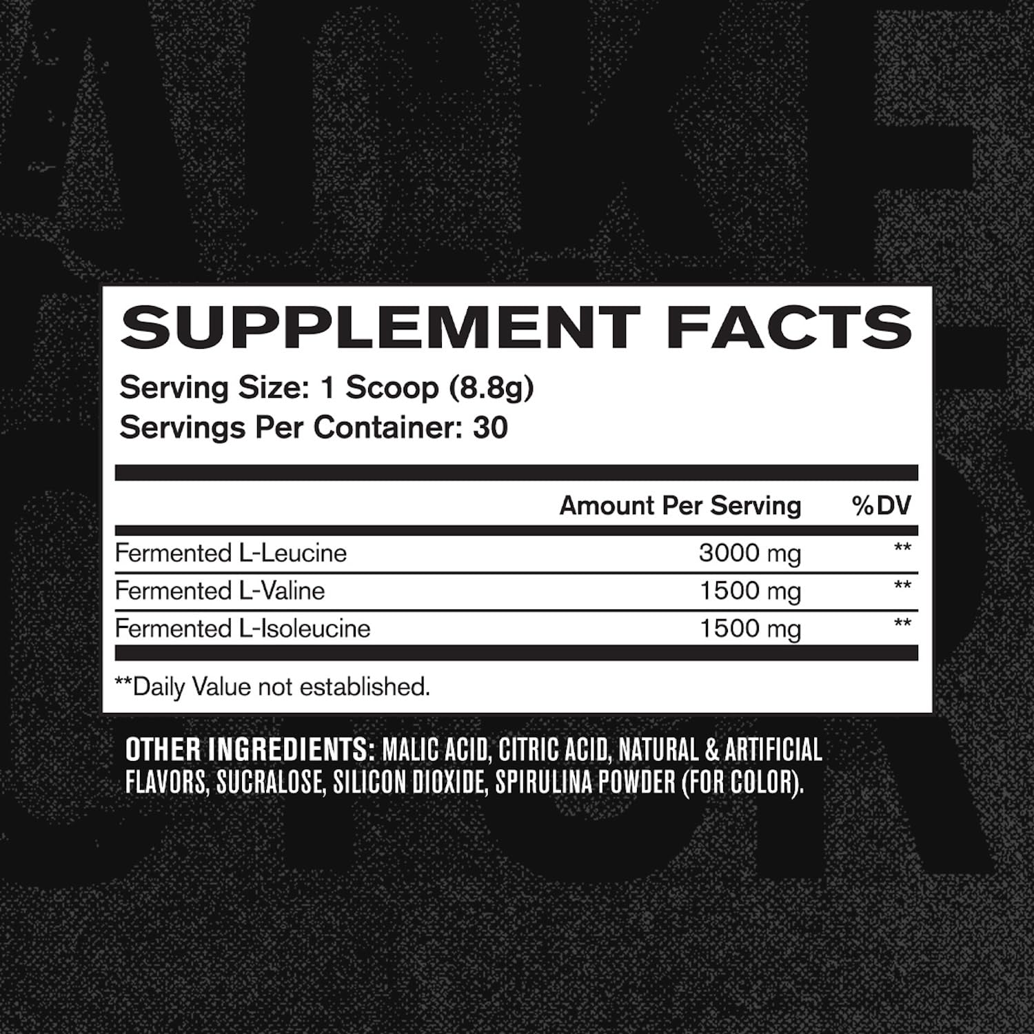 Atleta bebiendo Jacked Factory BCAA en gimnasio, apoyo durante sesiones intensas