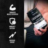 Jacked Factory etiqueta con información nutricional y certificación cGMP visible