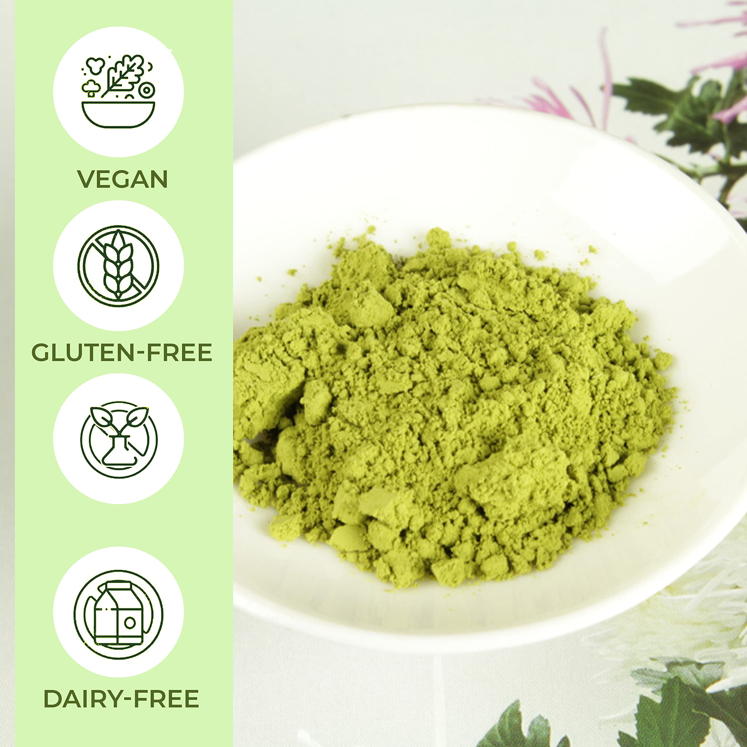 Japanese Green Tea Co. stick en mano demostrando tamaño portátil y práctico