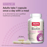 Escena matinal con Jarrow Formulas Biotin junto a desayuno equilibrado, apoya bienestar