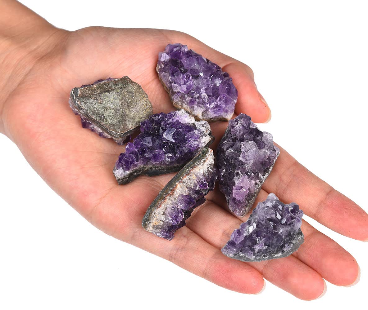 JIC Gem primer plano de cristales mostrando textura y brillo natural