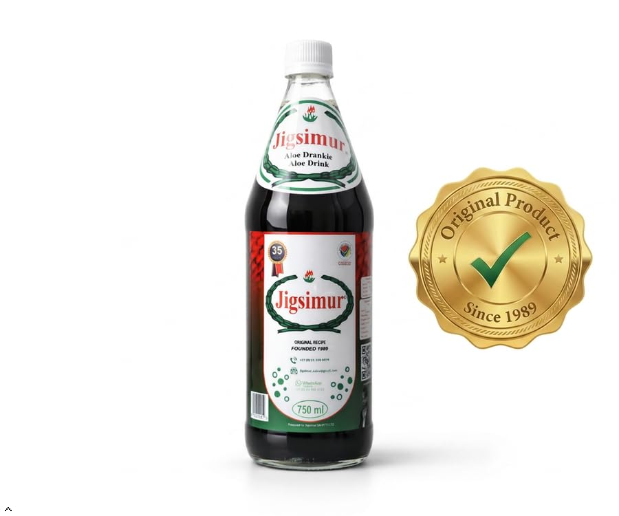 Jigsimur botella 750ml al lado de objetos para escala