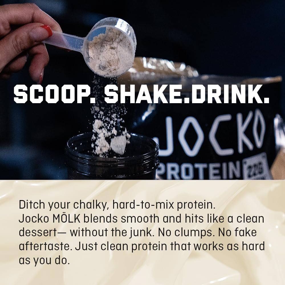 Cuchara dosificadora con una porción de Jocko Fuel lista para mezclar