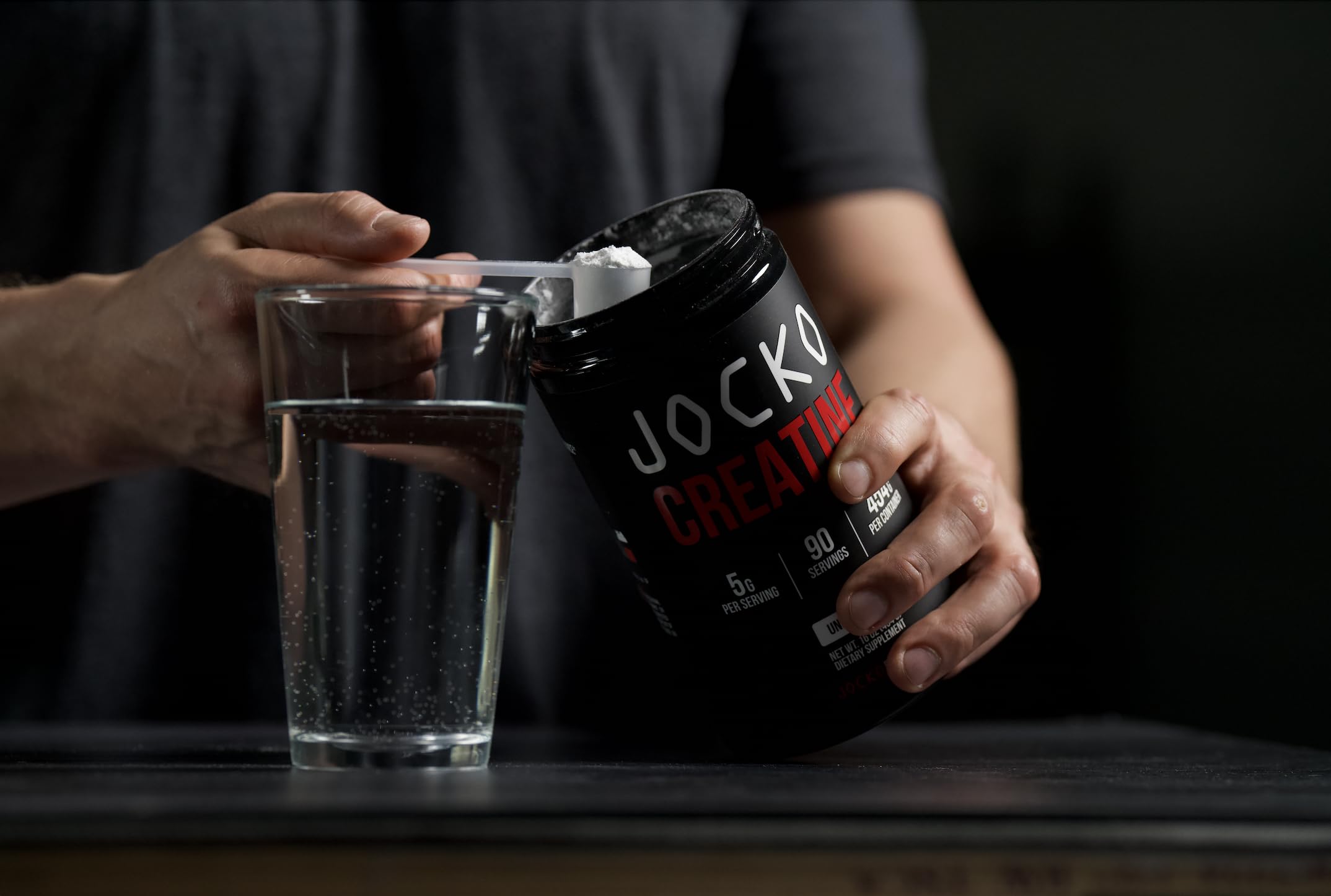 Jocko Fuel en contexto de entrenamiento, suplemento práctico para vida activa