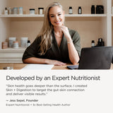 JSHealth mano sosteniendo tableta para comparar tamaño y dosificación