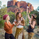 JUNIPERMIST etiqueta hecha a mano en Sedona remarca origen artesanal y cuidado