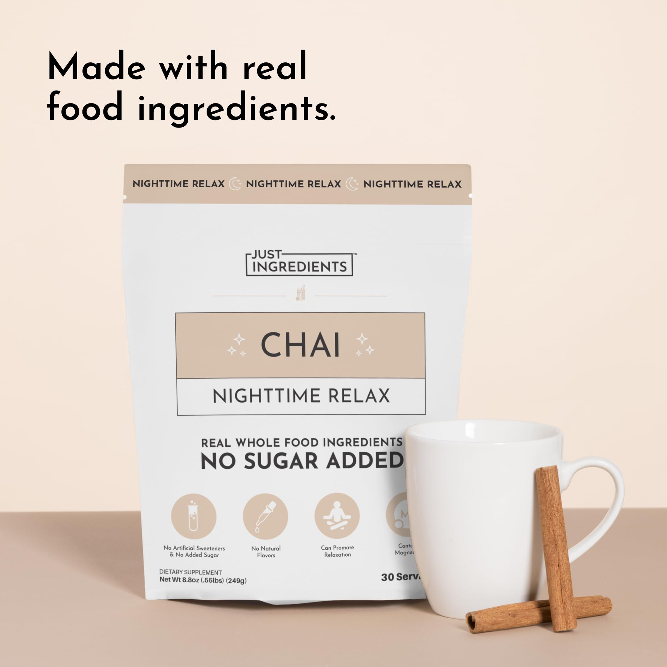 JUST INGREDIENTS bebida chai en taza sostenida, calidez y confort nocturno