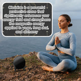Kathfly espejo obsidiana en altar de meditación creando ambiente sereno