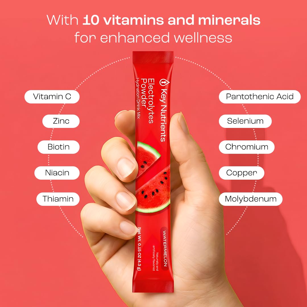 KEY NUTRIENTS sobre disolviéndose en vaso, demostrando preparación fácil