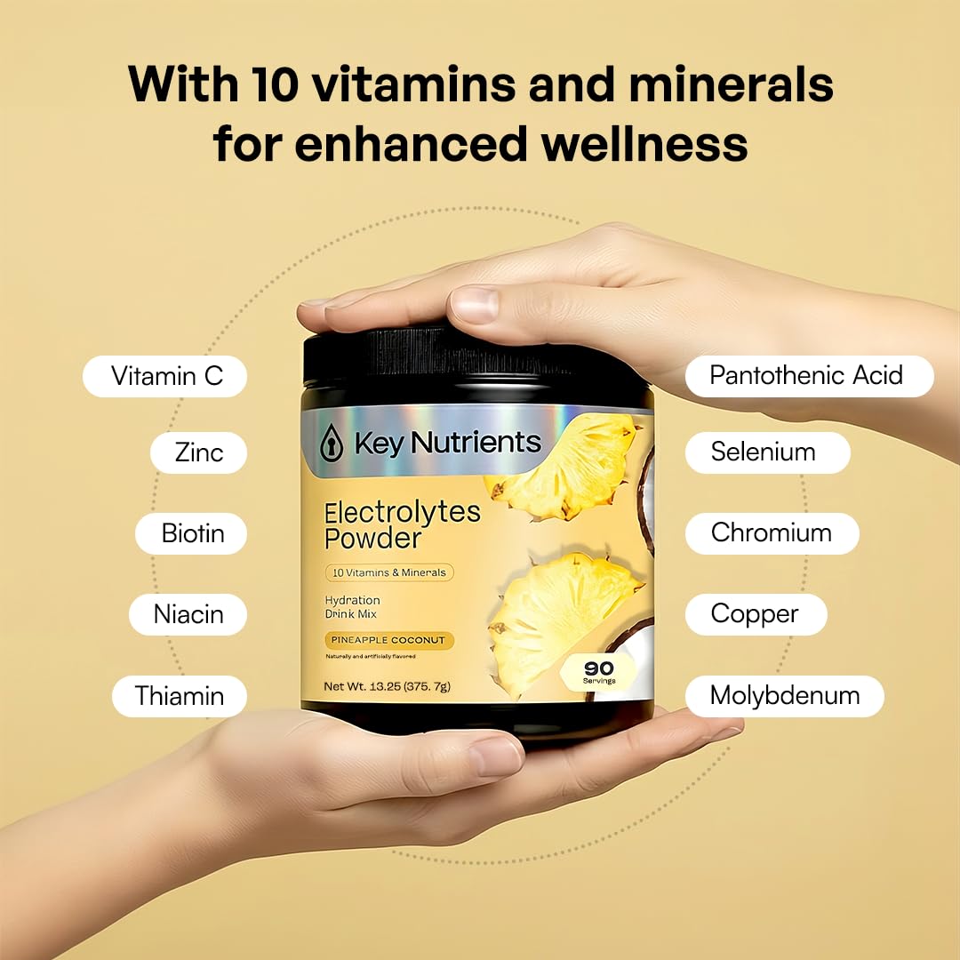 Vaso con bebida mezclada KEY NUTRIENTS piña coco, hidratación refrescante al instante
