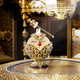 KHADLAJ PERFUMES aplicación en muñeca, muestra durabilidad y sutil estela