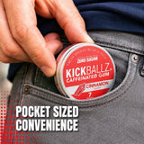 KickBallz detalle de textura y brillo que resalta sabor a canela