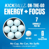KickBallz persona masticando goma para foco inmediato