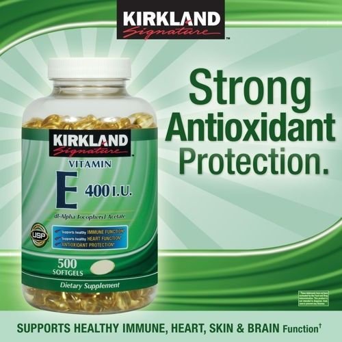 KIRKLAND botella abierta junto a comida para toma diaria conveniente