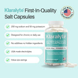 Klaralyte cápsulas en mano para visualizar dosis y facilidad