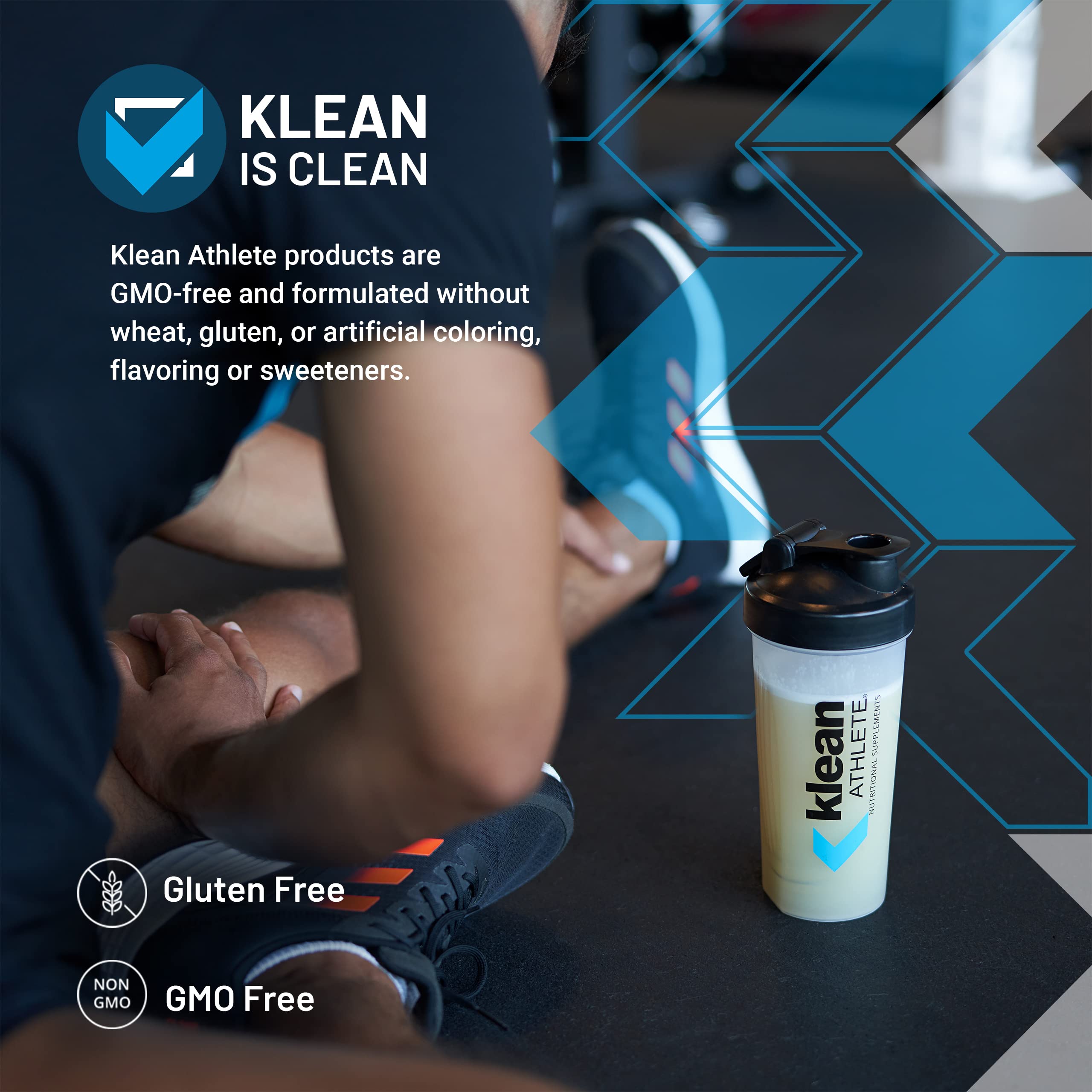 Klean Athlete batido preparado con Klean Isolate en vaso, fácil consumo post-entrenamiento