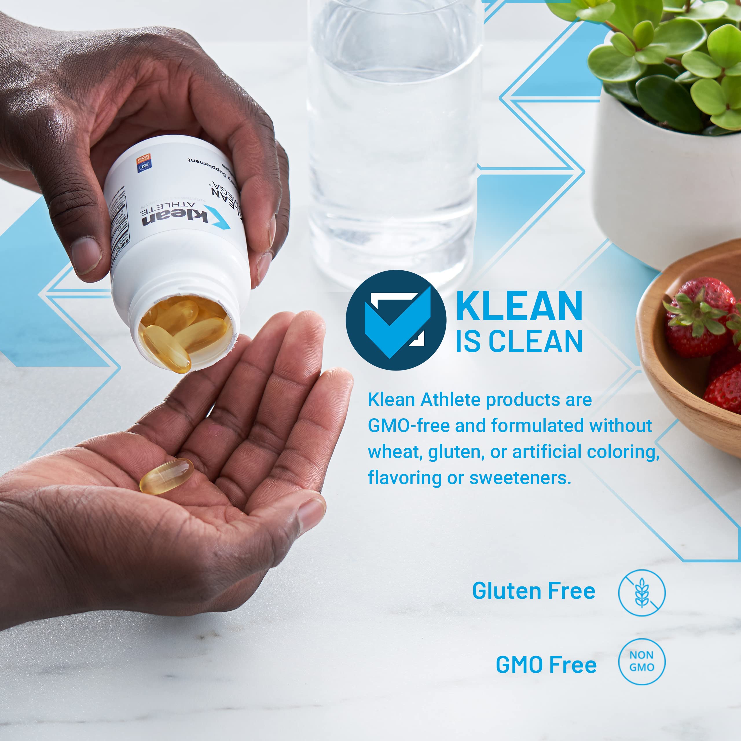 Klean Athlete softgel en mano para visualizar dosis y facilidad de uso