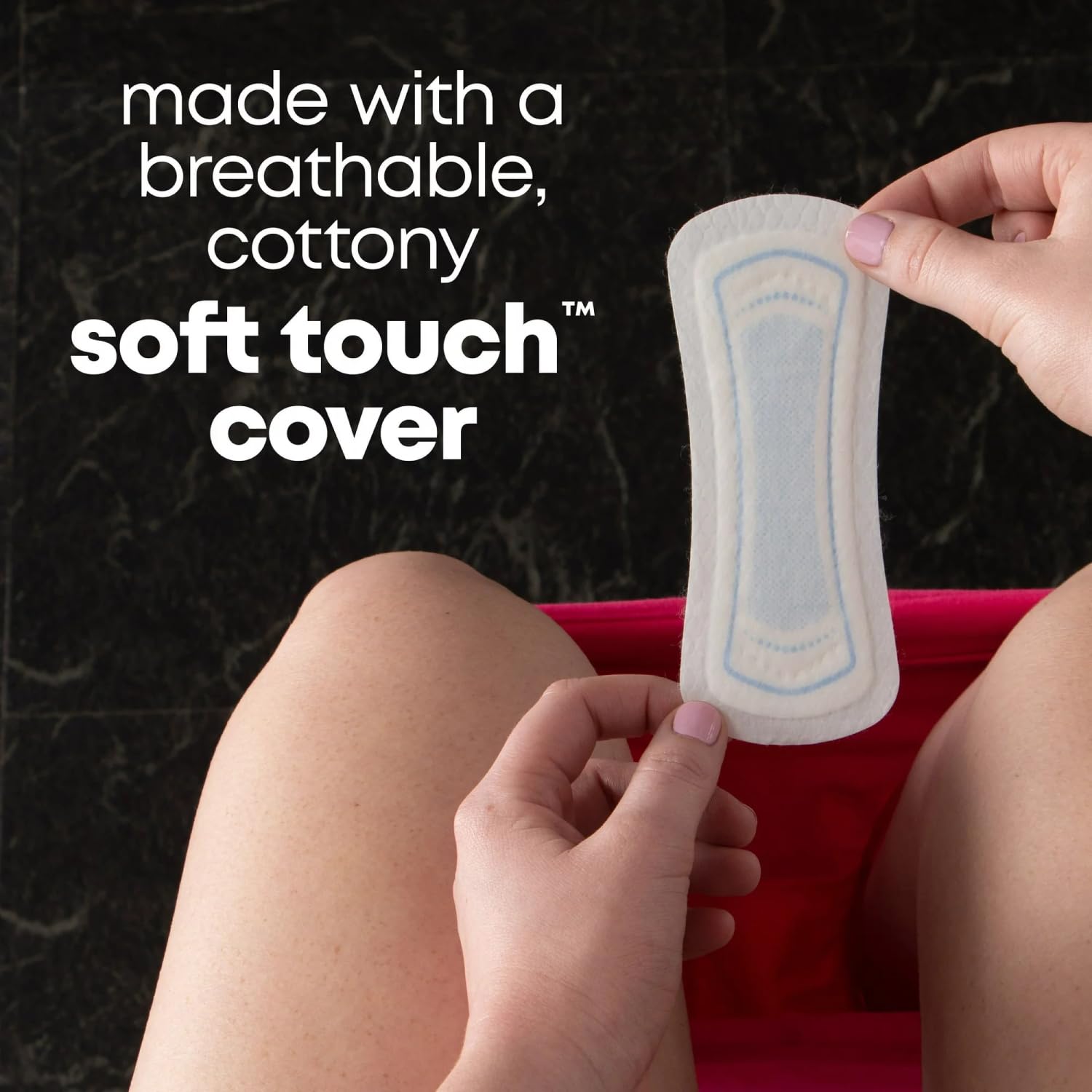 Kotex protector colocado en ropa interior, protección cómoda todo el día