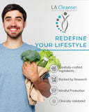 LA Cleanse Water Flush colocado en botiquín como parte de rutina diaria saludable