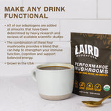 Laird Superfood manos sosteniendo la bolsa resaltando formato portable