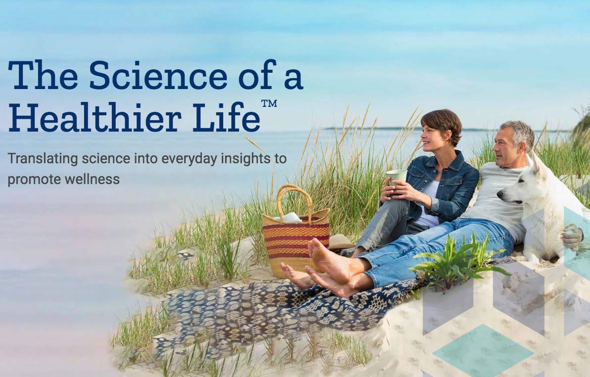 Life Extension softgel en mano para visualizar dosis diaria práctica