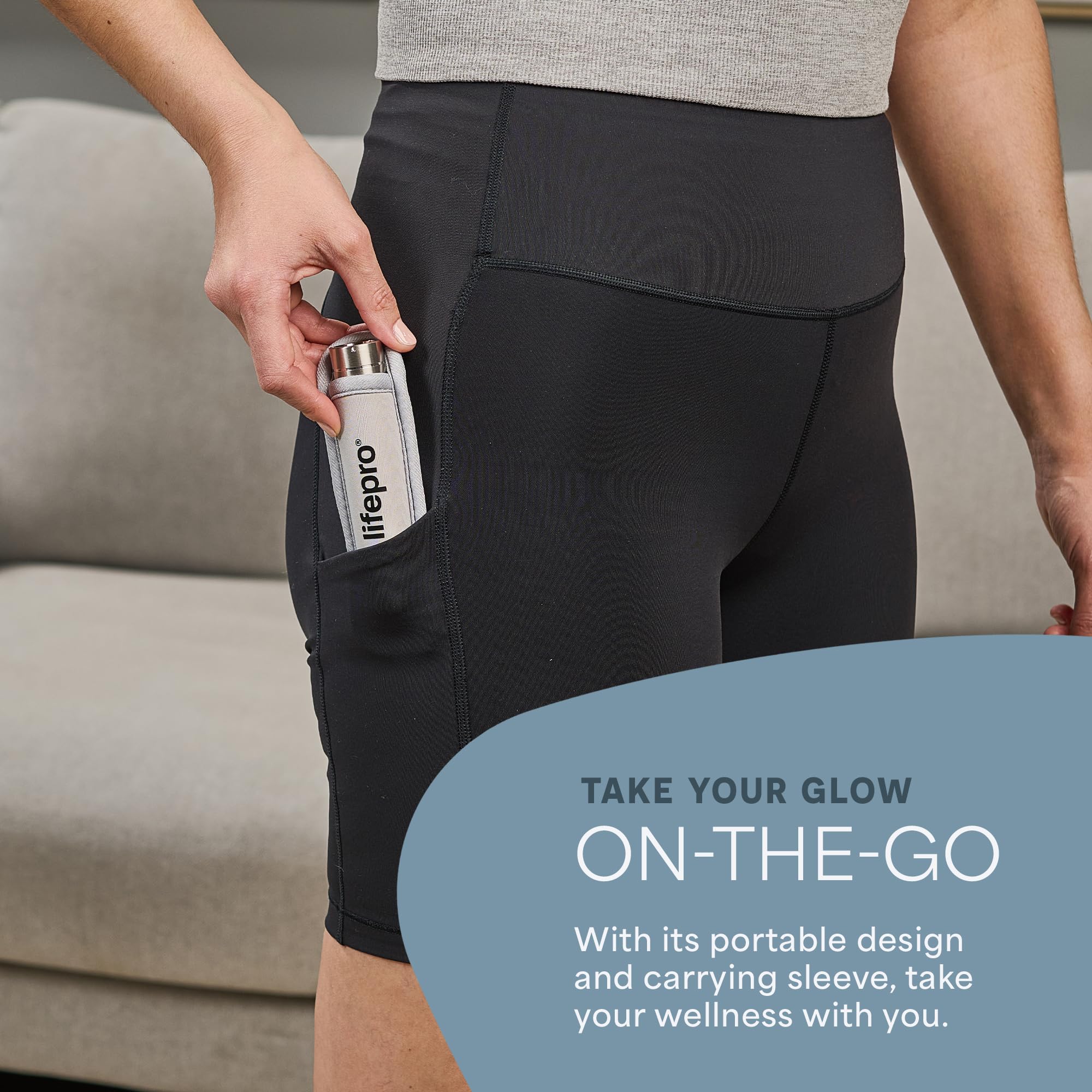 LifePro LumiCure guardada en mochila lista para llevar al gimnasio