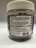 Persona masticando gomita LILICARE para consumo cómodo y rápido