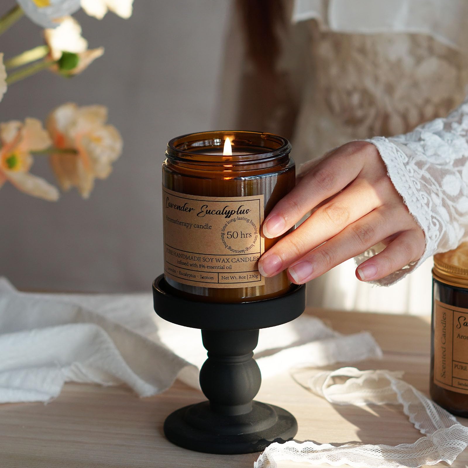 Liofeve vela junto a bañera para un baño relajante y aromático