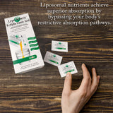 Primer plano de un sobre LivOn mostrando textura y sello liposomal