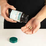 Longevity Rx MitoMultiply polvo y cápsula abierta, muestra consistencia y pureza