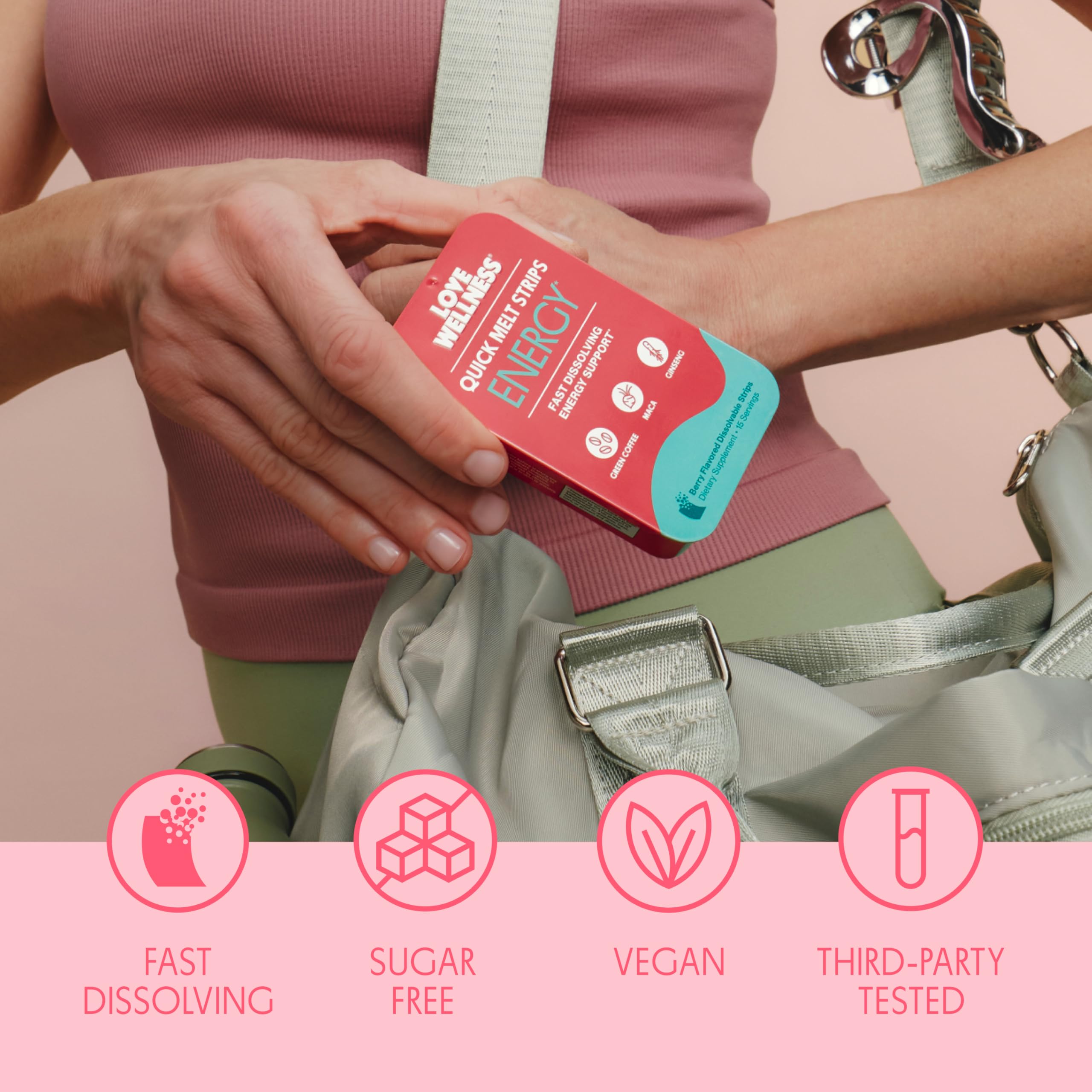 Love Wellness tiras junto a una mano para comparar tamaño y portabilidad