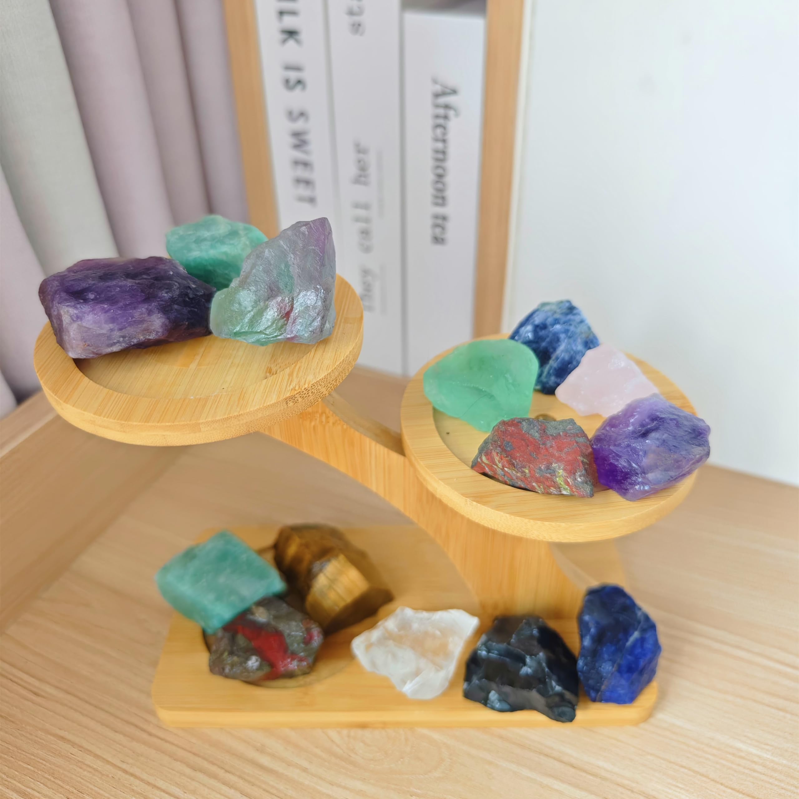 Luckeeper piedras en mano para mostrar tamaño y facilidad de uso