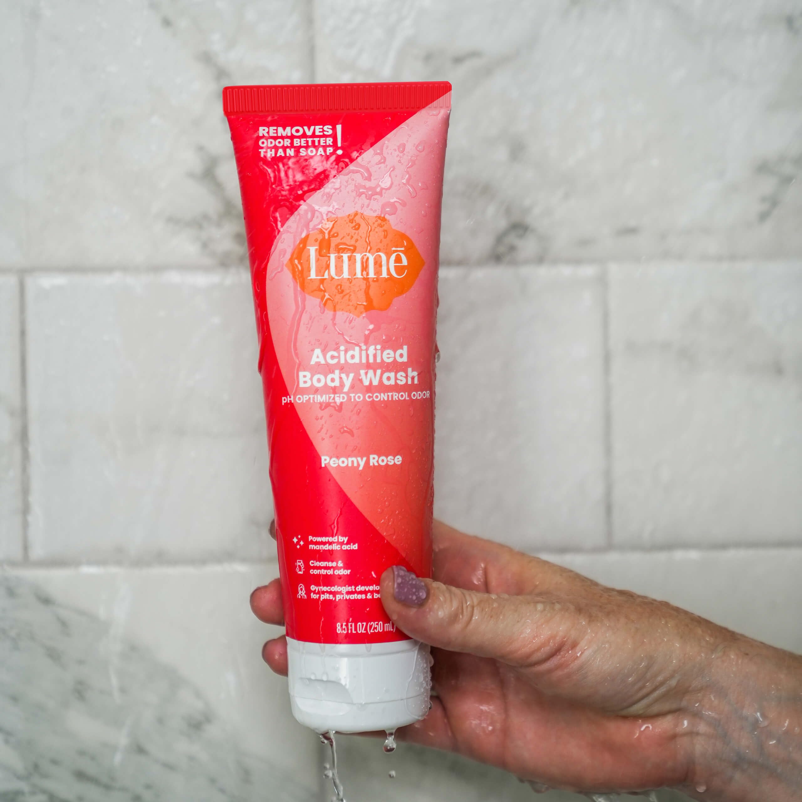 Lume gel en uso en la ducha para control de olor durante 24 horas
