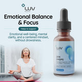 LUV health botella junto a una mano para comparar el tamaño portátil