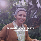 Lyfetrition en cocina junto a frutas, presentación lifestyle para consumo diario