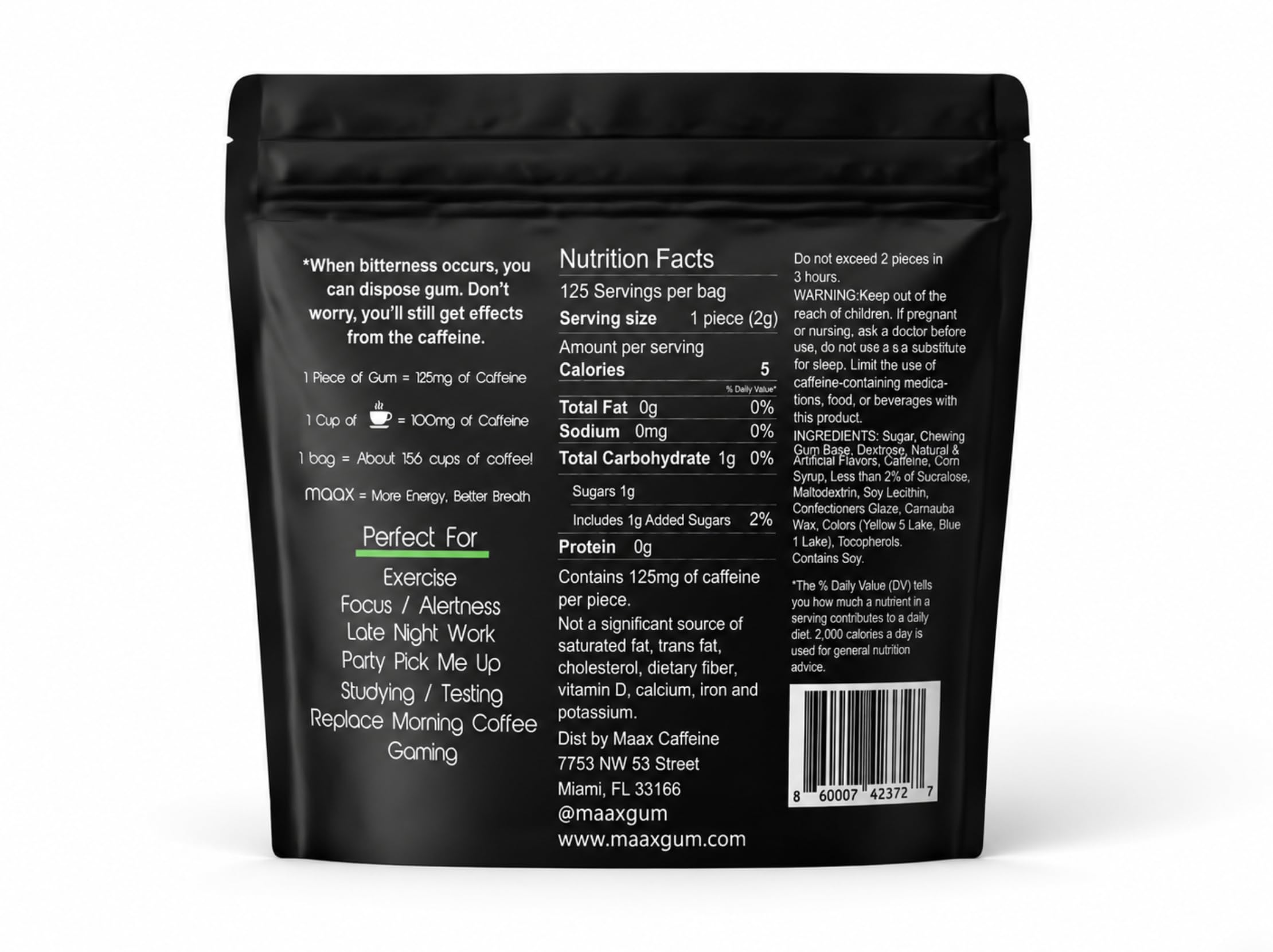 Pieza de Maax Caffeine Energy Gum en mano para ilustrar tamaño y fácil dosificación