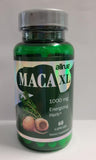 MACA cápsulas junto a vaso de agua para representar facilidad de incorporación diaria