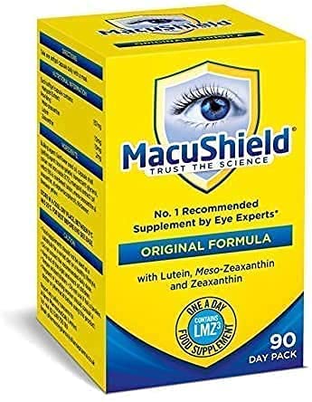 MacuShield cápsula en mano para comparar tamaño y facilidad de ingestión