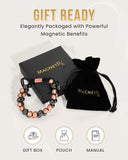 MagnetRX pulsera en muñeca de hombre demostrando ajuste unisex y presencia