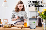 MAK persona mezclando cristales en bálsamo casero, aroma personalizable