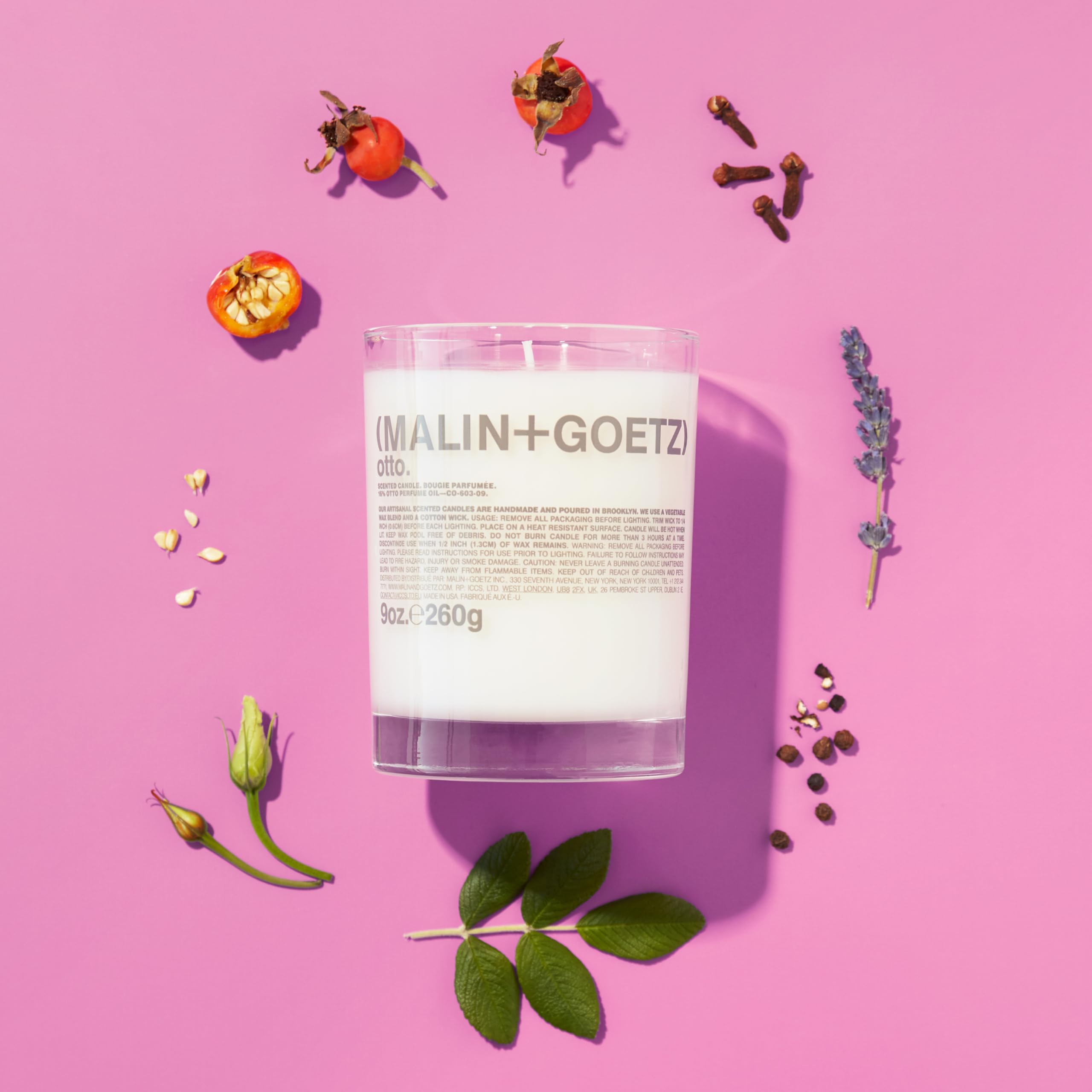 MALIN+GOETZ primer plano de cera vegetal resaltando quema limpia