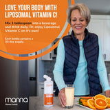 Manna Vitamins Evolved comparación de tamaño con mano para escala real