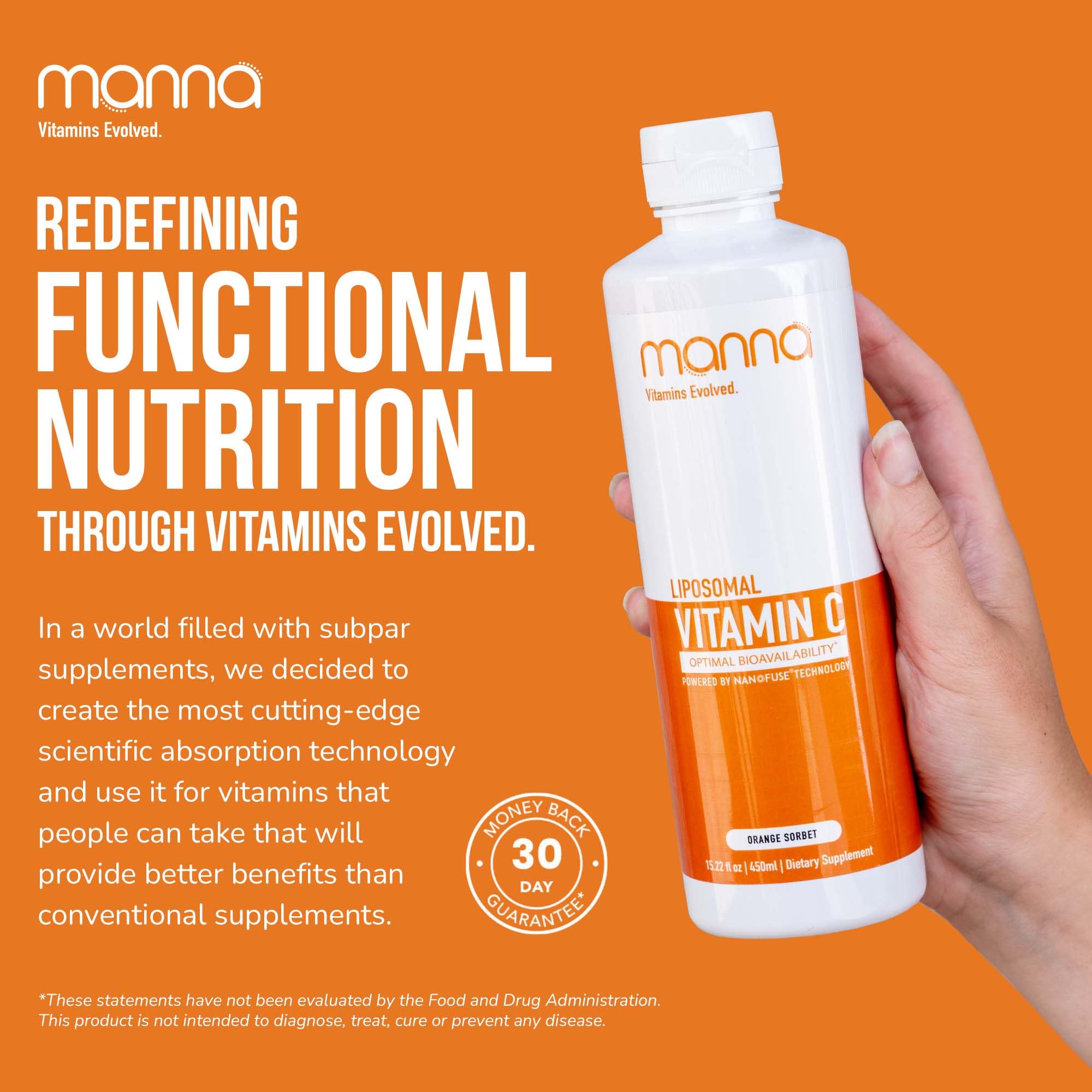 Manna Vitamins Evolved persona tomando el líquido para apoyo inmune