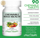 Maxi Health tabletas en mano mostrando tamaño masticable y fácil toma