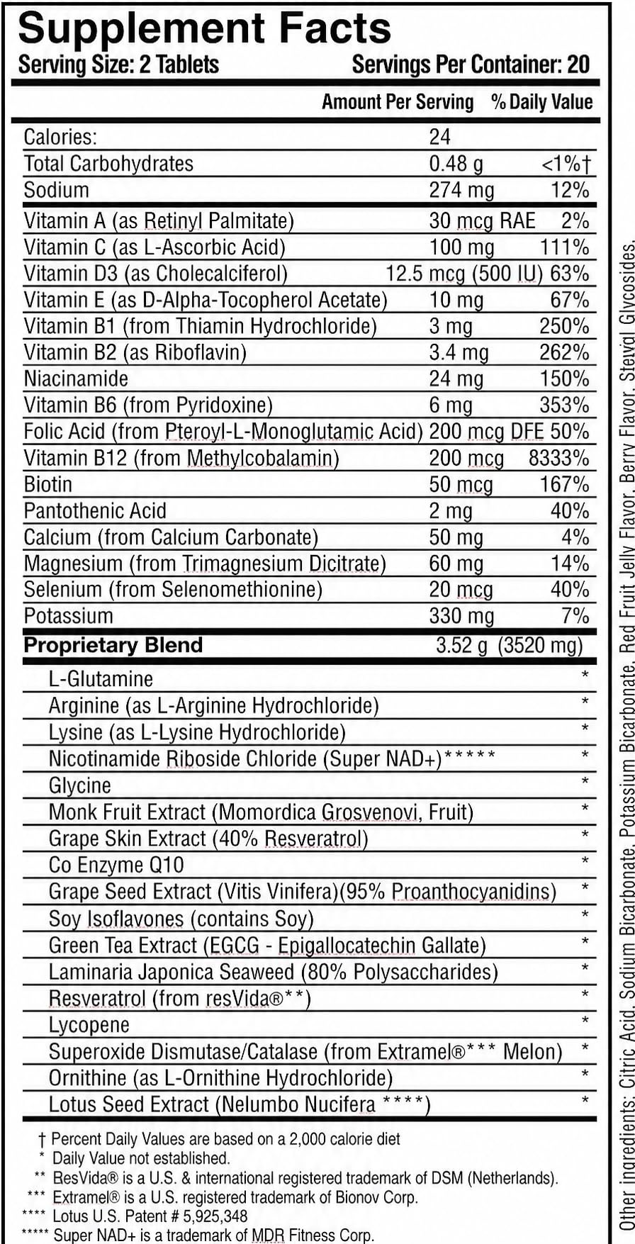 Persona tomando MDR VitalFactors en rutina matutina para energía y claridad