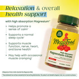 MegaFood gomita en mano tamaño real para fácil dosificación