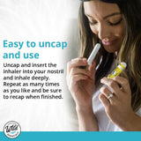 mEssentials inhalador en mano para comparar escala, fácil de llevar