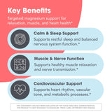Metabolic Maintenance frasco junto a lámpara nocturna, sugiere apoyo al descanso