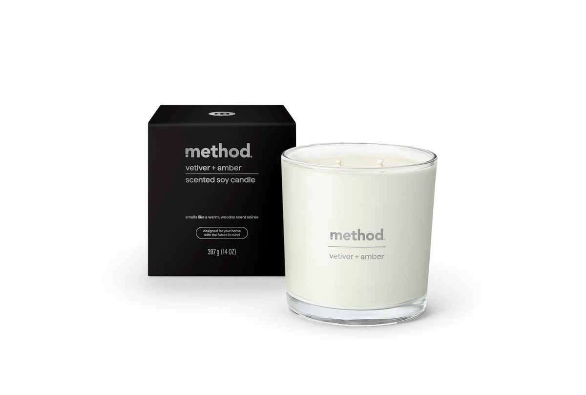 Method vela frontal en tarro reciclable mostrando diseño minimalista y elegancia